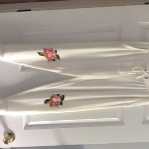 Super soft lounge pants in cream with pink 🌸